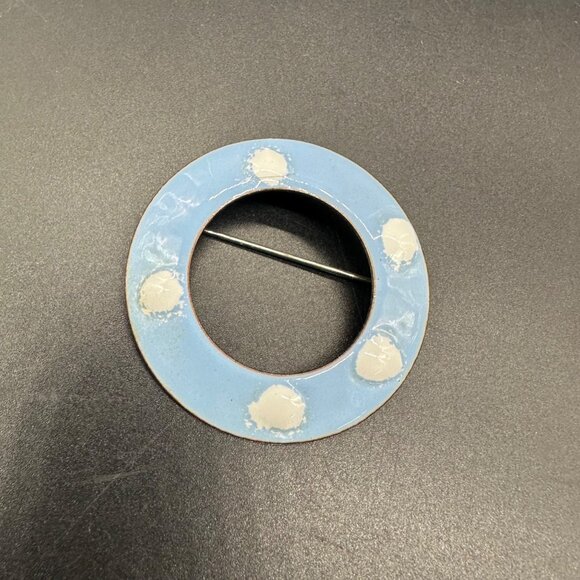 Vintage Round Enamel Brooch Pin Sky Blue White Polka Dot Modern Simple Jewelry - Picture 1 of 8